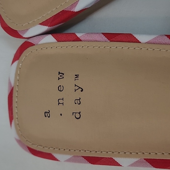 A New Day Women's Scarlet Gingham Bow Flat Sandals Red and White Size 9 NWT - Picture 5 of 9